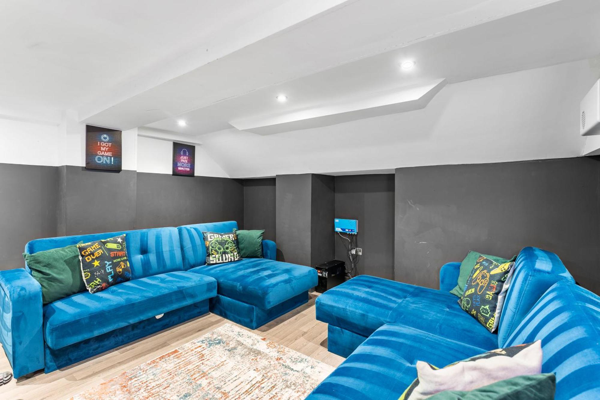 30 Percent Off! Central 5 Bed In Whitby - Games Room - Parking - Hot-Tub מראה חיצוני תמונה